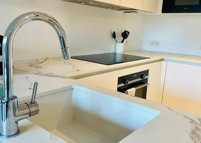 Practical One Bedroom Flat With Terrace And Parking 룩셈부르크