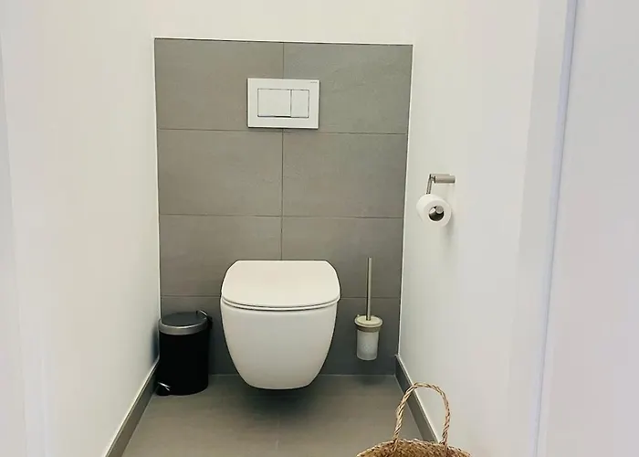 Practical One Bedroom Flat With Terrace And Parking דירה